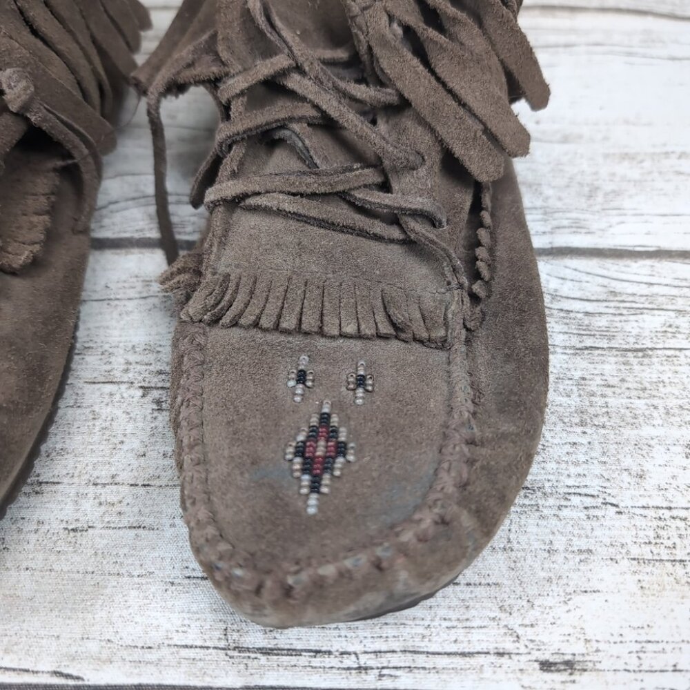 Manitobah Mukluks Harvester suede moccasin boots Women Size 6 - Picture 2 of 9